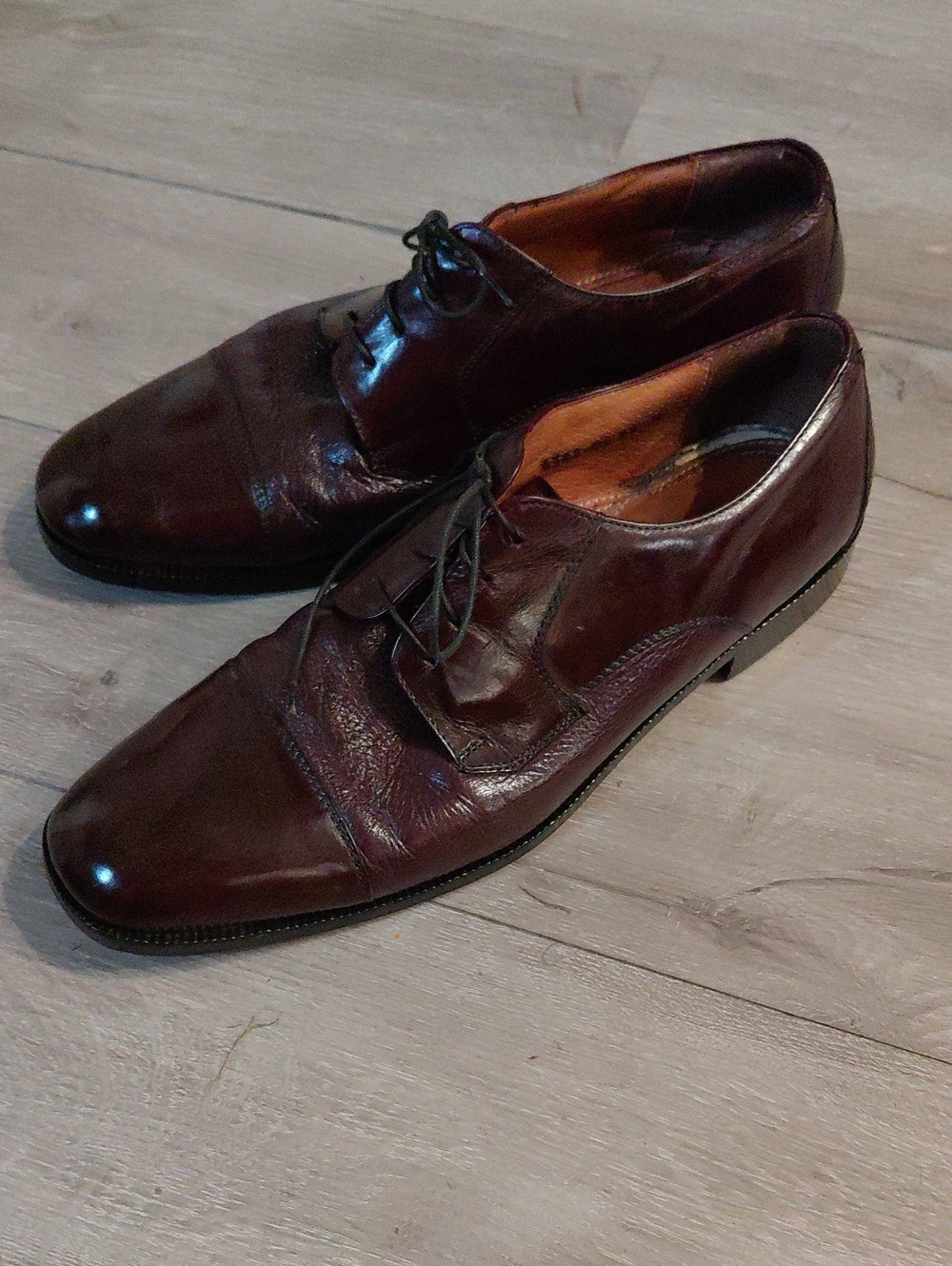 Pronto Uomo Dark Brown Cap-Toe Oxfords